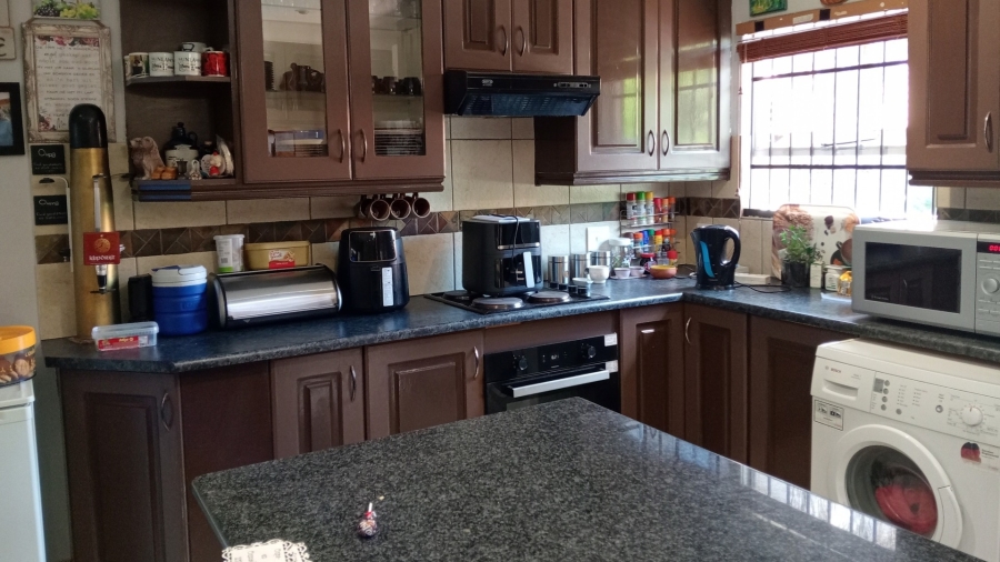 3 Bedroom Property for Sale in Langenhovenpark Free State